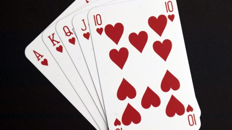 Benefits to Diving Into World of Poker Games