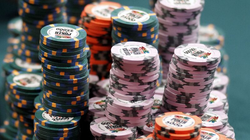 Risk and Reward: Finding the Balance in Poker Bankroll Management