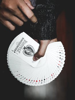 Playing it Safe: The Ultimate Guide to Effective Poker Bankroll Management